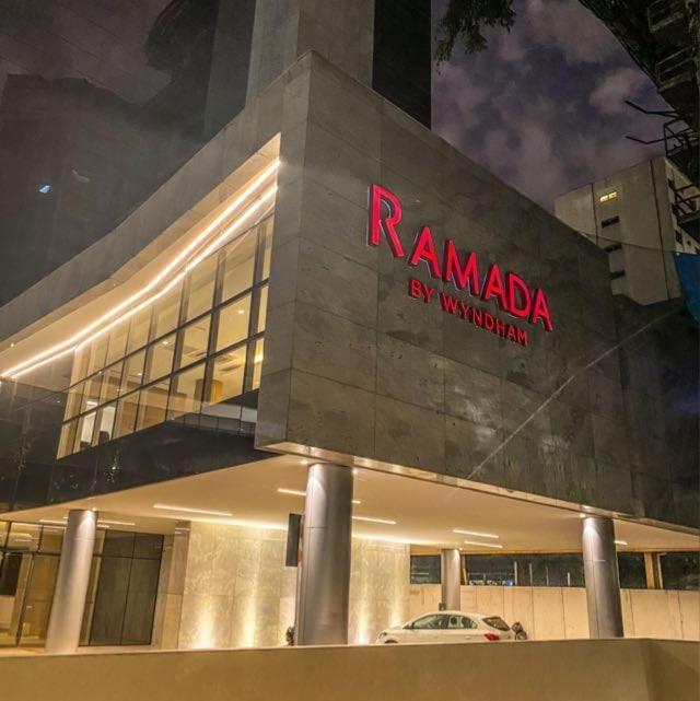Hotel Ramada By Wyndham Brasilia Alvorada Exterior foto