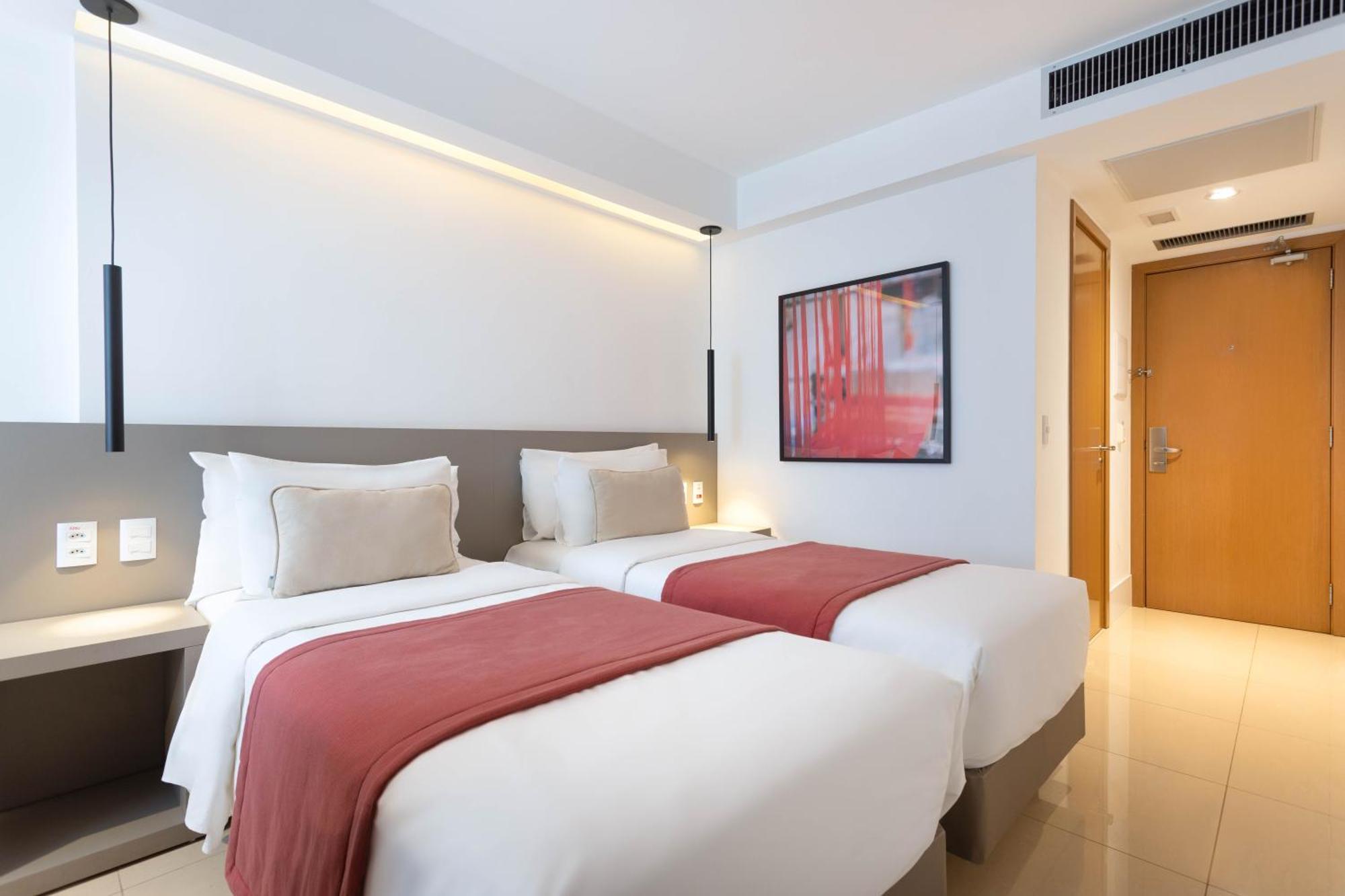 Hotel Ramada By Wyndham Brasilia Alvorada Exterior foto