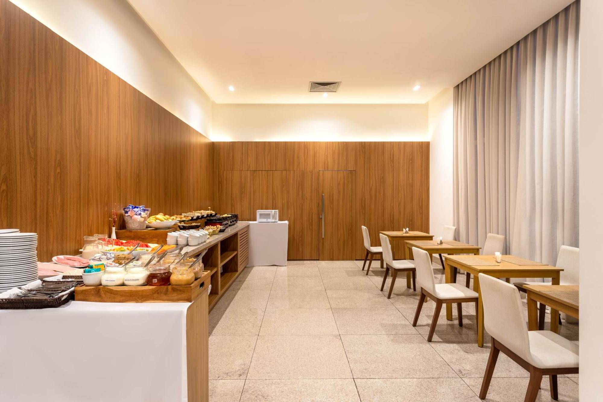 Hotel Ramada By Wyndham Brasilia Alvorada Exterior foto